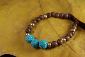 Tai_Wood_Turquoise_Beaded_Bracelet